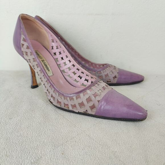 Manolo Blahnik Laser Cut Pumps Womens 37.5 7.5 Purple Leather Eyelet Pointed Toe - Picture 1 of 10